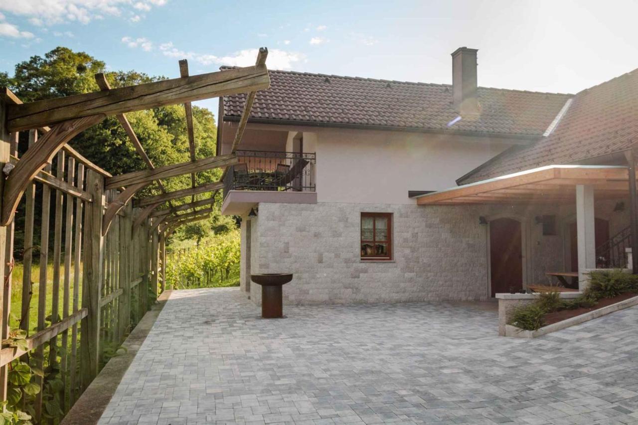 Holiday Home In Smarjeske Toplice Kranjska Krain 42904 Exterior photo